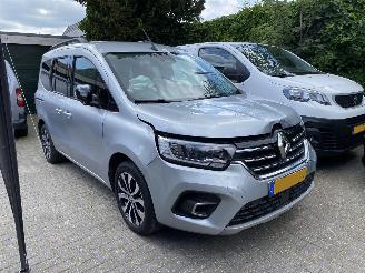 skadebil auto Renault Kangoo Geel kenteken Automaat 96KW benzine 2023/7
