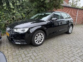 Schadeauto Audi A3 Automaat SPORTBACK 1.2 TFSI Attraction 5drs vaste prijs 2014/4
