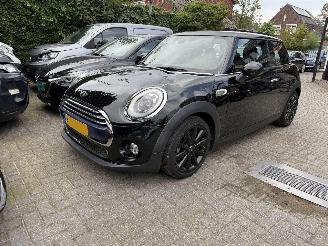 Vaurioauto  passenger cars Mini Cooper Automaat 1.5 Chilli/Mary-Lebone Vaste prijs 2016/9