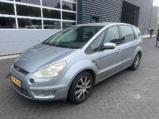 Voiture accidenté Ford S-Max 2.5 Turbo / 7 persoons 2007/2