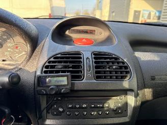 Peugeot 206 SW 1.4 Combi/o  Benzine 1.360cc 55kW (75pk) FWD picture 13