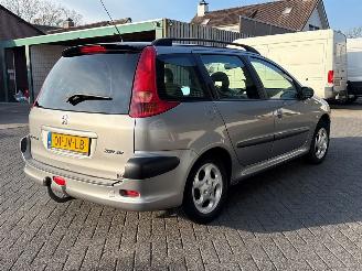 Peugeot 206 SW 1.4 Combi/o  Benzine 1.360cc 55kW (75pk) FWD picture 5