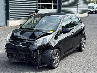 Damaged car Kia Picanto 1.0 12V Hatchback  Benzine 998cc 49kW (67pk) FWD 2016/6