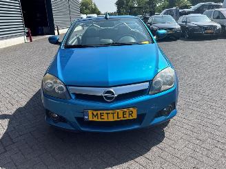 Opel Tigra 1.8 16V Cabrio  Benzine 1.796cc 92kW (125pk) FWD picture 15