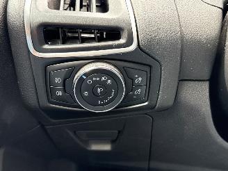Ford Focus 1.0 Ti-VCT EcoBoost 12V 125 Combi/o  Benzine 998cc 92kW (125pk) picture 25