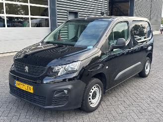 krockskadad bil bedrijf Peugeot Partner 1.5 BlueHDi 75 Bestel  Diesel 1.499cc 55kW 2019/10