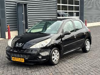uszkodzony samochody osobowe Peugeot 206+ 1.4 XS Hatchback  Benzine 1.360cc 54kW (73pk) FWD 2011/2