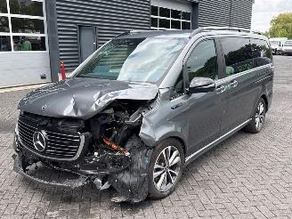 uszkodzony samochody osobowe Mercedes EQV EQV AMG 300 MPV  Elektrisch  150kW (204pk) 2021/12