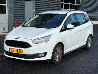 damaged passenger cars Ford Grand C-Max 1.5 TDCi 95 16V MPV  Diesel 1.499cc 70kW (95pk) FWD 2017/8