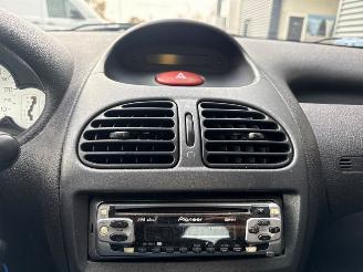 Peugeot 206 1.4, Hatchback  Benzine 1.360cc 55kW (75pk) FWD picture 15