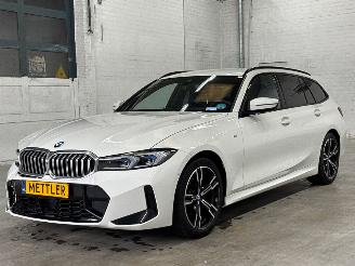 krockskadad bil auto BMW 3-serie 320i 2.0 TwinPower Turbo 16V Combi/o  Benzine 1.998cc 135kW (184pk) RWD 2024/12
