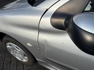 Peugeot 206 1.4 XR,XS,XT,Gentry Hatchback  Benzine 1.360cc 55kW (75pk) FWD picture 20