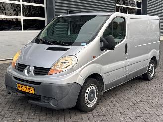 Voiture accidenté Renault Trafic 1.9 dCi 100 16V Bestel  Diesel 1.870cc 74kW (101pk) FWD 2006/1
