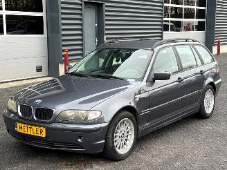 skadebil auto BMW 3-serie 318i 16V Combi/o  Benzine 1.995cc 105kW (143pk) RWD 2002/5