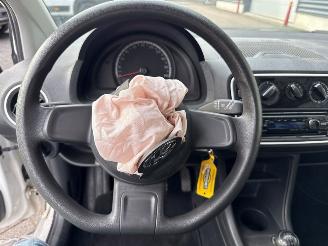 Volkswagen Up! 1.0 12V 60 Hatchback  Benzine 999cc 44kW (60pk) FWD picture 12