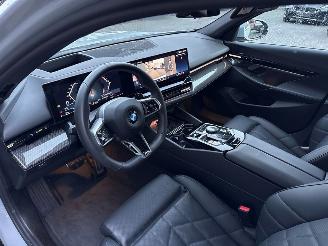 BMW 5-serie 520i M Pakket 360 camera 2.0 TwinPower Turbo 16V Sedan 4Dr Elektrisch Benzine 1.998cc 153kW (208pk) RWD 2023-07  B48B20S; B48B20P picture 17