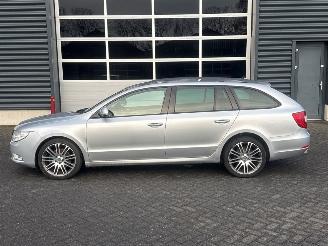 Skoda Superb 1.6 TDI Combi/o  Diesel 1.598cc 77kW (105pk) FWD picture 2