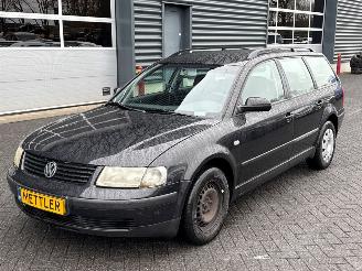Avarii autoturisme Volkswagen Passat 1.8 20V Combi/o  Benzine 1.781cc 92kW (125pk) FWD 2000/11