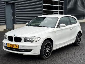 Damaged car BMW 1-serie 118i 16V Hatchback 2Dr Benzine 1.995cc 105kW (143pk) RWD 2009/6
