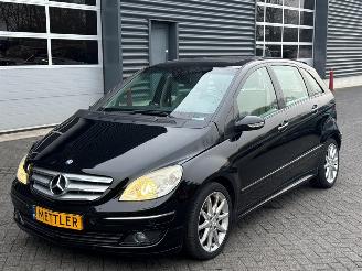 skadebil auto Mercedes B-klasse 2.0 B-200 16V Turbo Hatchback  Benzine 2.034cc 142kW (193pk) FWD 2005/11