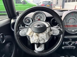 Mini Cooper S 1.6 16V Cooper S Cabrio  Benzine 1.598cc 128kW (174pk) FWD picture 12