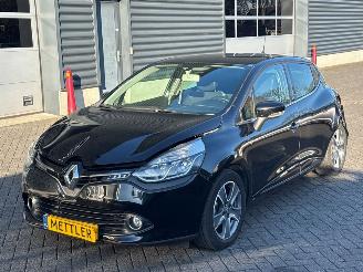 skadebil auto Renault Clio 0.9 Energy TCE 90 12V Hatchback 4Dr Benzine 898cc 66kW (90pk) FWD 2014/1