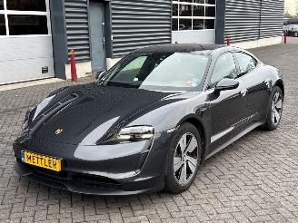 krockskadad bil auto Porsche Taycan 79/84 kWh Sedan 4Dr Elektrisch 280 (381pk) 2022/11