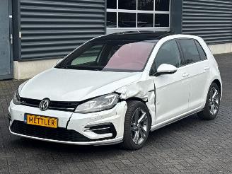 Auto incidentate Volkswagen Golf R-Line 1.4 TSI 125 16V Hatchback  Benzine 1.395cc 92kW (125pk) FWD 2017/6