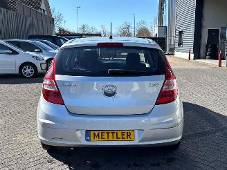 Hyundai I-30 1.4 CVVT 16V Hatchback  Benzine 1.396cc 80kW (109pk) FWD picture 4