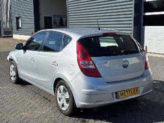 Hyundai I-30 1.4 CVVT 16V Hatchback  Benzine 1.396cc 80kW (109pk) FWD picture 3
