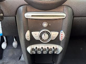 Mini One 1.4 16V Hatchback  Benzine 1.397cc 70kW (95pk) FWD picture 18