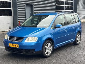 Unfallwagen Volkswagen Touran 2.0 FSI 16V MPV  Benzine 1.984cc 110kW (150pk) FWD 2004/6