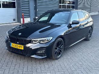 Unfallwagen BMW 3-serie 330i 2.0 TwinPower Turbo 16V Combi/o  Benzine 1.998cc 190kW (258pk) RWD 2019/11