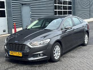 krockskadad bil auto Ford Mondeo 1.5 EcoBoost 16V Hatchback  Benzine 1.498cc 118kW (160pk) FWD 2016/8