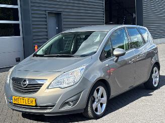 Vaurioauto  passenger cars Opel Meriva 1.4 Turbo 16V ecoFLEX MPV  Benzine 1.364cc 88kW (120pk) FWD 2010/6