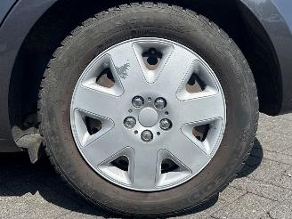 Kia Rio 1.2 CVVT 16V Hatchback  Benzine 1.248cc 63kW (86pk) FWD picture 24