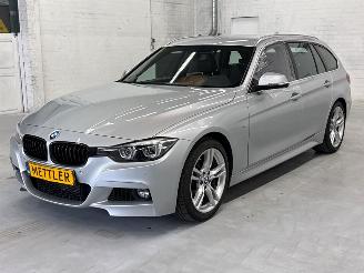 Vaurioauto  passenger cars BMW 3-serie 318i 1.5 TwinPower Turbo 12V Combi/o  Benzine 1.499cc 100kW (136pk) FWD 2019/5
