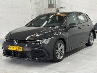 krockskadad bil auto Volkswagen Golf 1.5 eTSI R-Line Hatchback  Elektrisch Benzine 1.498cc 96kW (131pk) FWD 2023/12