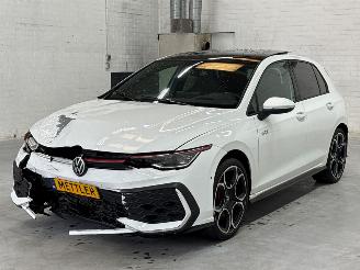 krockskadad bil auto Volkswagen Golf 2.0 GTI 16V Hatchback  Benzine 1.984cc 195kW (265pk) FWD 2024/8