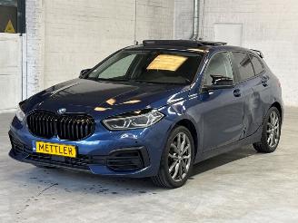 skadebil auto BMW 1-serie 116d 1.5 12V TwinPower Hatchback  Diesel 1.496cc 85kW (116pk) FWD 2021/7