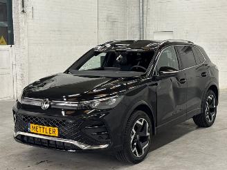 Voiture accidenté Volkswagen Tiguan R-Line 2.0 TDI 4Motion SUV  Diesel 1.968cc 142kW (193pk) 4x4 2025/2