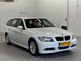 BMW 5-serie 523i 24V Combi/o  Benzine 2.497cc 130kW (177pk) RWD picture 7