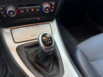 BMW 5-serie 523i 24V Combi/o  Benzine 2.497cc 130kW (177pk) RWD picture 16