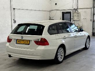 BMW 5-serie 523i 24V Combi/o  Benzine 2.497cc 130kW (177pk) RWD picture 5