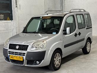 uszkodzony samochody osobowe Fiat Doblo 1.4 MPV  Benzine 1.368cc 57kW (77pk) FWD 2009/4