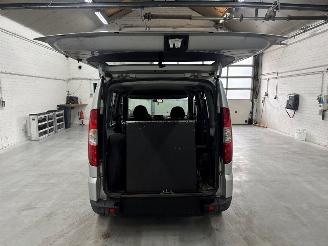 Fiat Doblo 1.4 MPV  Benzine 1.368cc 57kW (77pk) FWD picture 9
