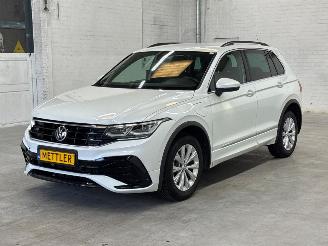 Coche accidentado Volkswagen Tiguan R-line 1.4 TSI Plug-in eHybrid 16V SUV  Elektrisch Benzine 1.395cc 180kW (245pk) FWD 2020-11/2024-04  DGEA 2021/6