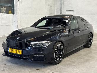 Voiture accidenté BMW 5-serie 540i xDrive 3.0 TwinPower Turbo 24V Sedan 4Dr Benzine 2.998cc 250kW (340pk) 4x4 2017/8