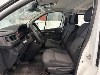 Renault Trafic Passenger 9 pers 2.0 dCi 16V 110 Bus  Diesel 1.995cc 81kW (110pk) FWD picture 13