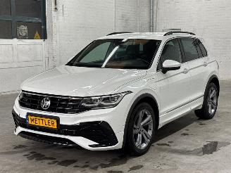 Damaged car Volkswagen Tiguan R-line 1.4 TSI Plug-in eHybrid 16V SUV Elektrisch Benzine 1.395cc 180kW (245pk) FWD 2020-11/2024-04 DGEA 2008/6